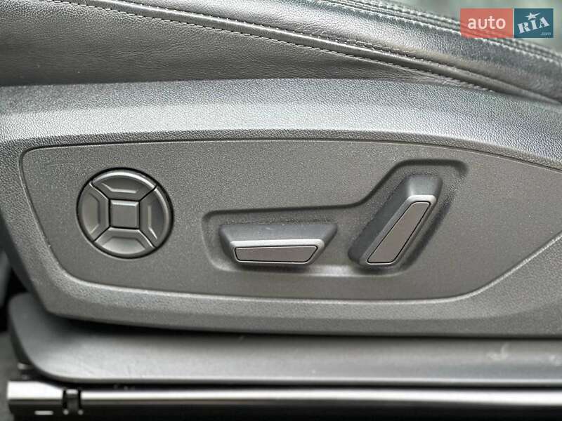 Позашляховик / Кросовер Audi Q3 2021 в Одесі