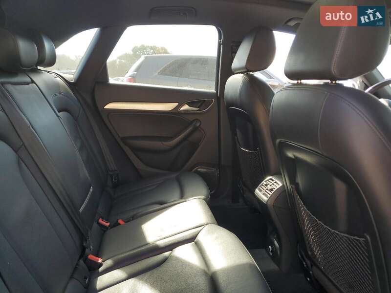 Внедорожник / Кроссовер Audi Q3 2016 в Львове