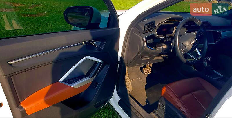 Позашляховик / Кросовер Audi Q3 2019 в Києві