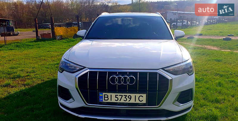 Позашляховик / Кросовер Audi Q3 2019 в Києві
