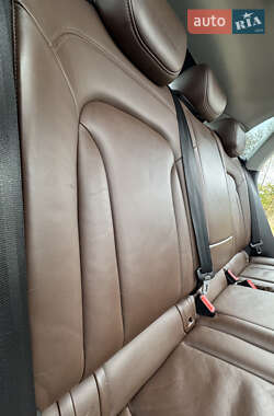 Внедорожник / Кроссовер Audi Q3 2012 в 