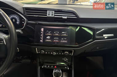 Внедорожник / Кроссовер Audi Q3 2020 в 