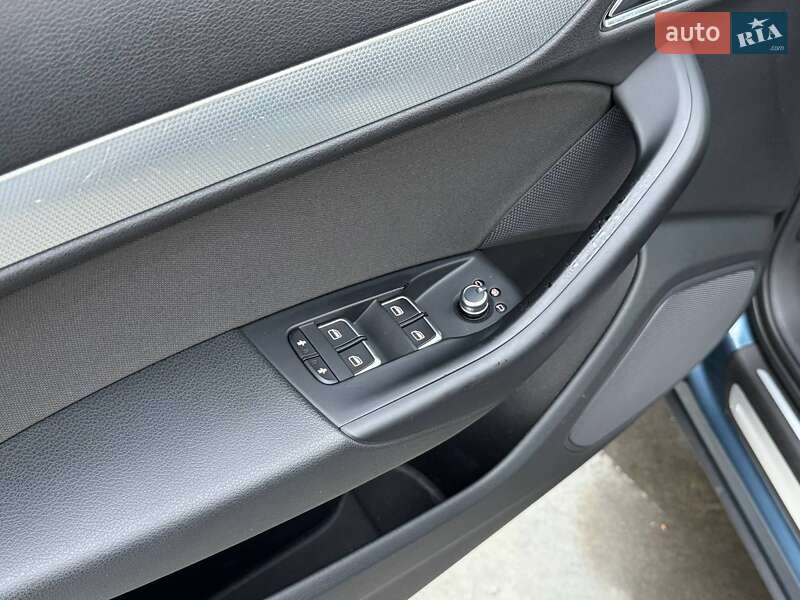Позашляховик / Кросовер Audi Q3 2016 в Києві