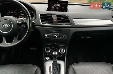 Внедорожник / Кроссовер Audi Q3 2016 в 