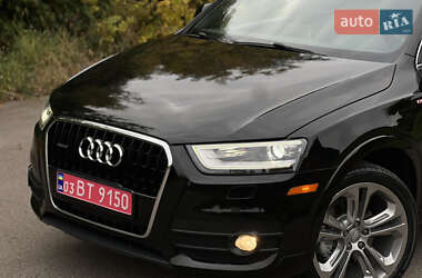 Внедорожник / Кроссовер Audi Q3 2016 в 