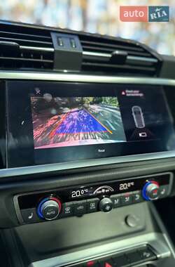 Позашляховик / Кросовер Audi Q3 2019 в 