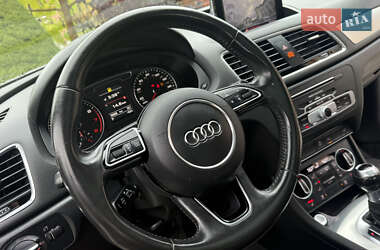 Позашляховик / Кросовер Audi Q3 2016 в 