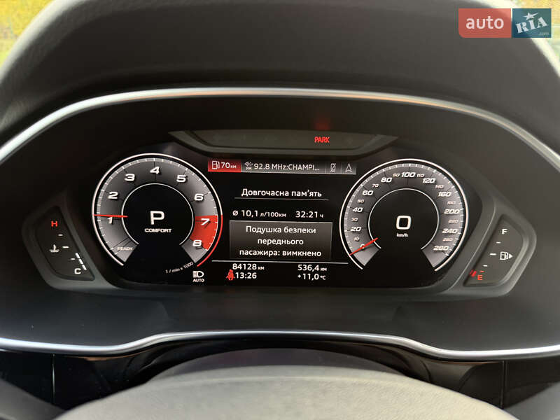 Внедорожник / Кроссовер Audi Q3 2019 в Киеве