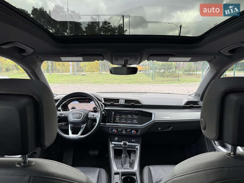 Внедорожник / Кроссовер Audi Q3 2019 в Киеве