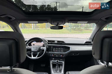 Позашляховик / Кросовер Audi Q3 2019 в 