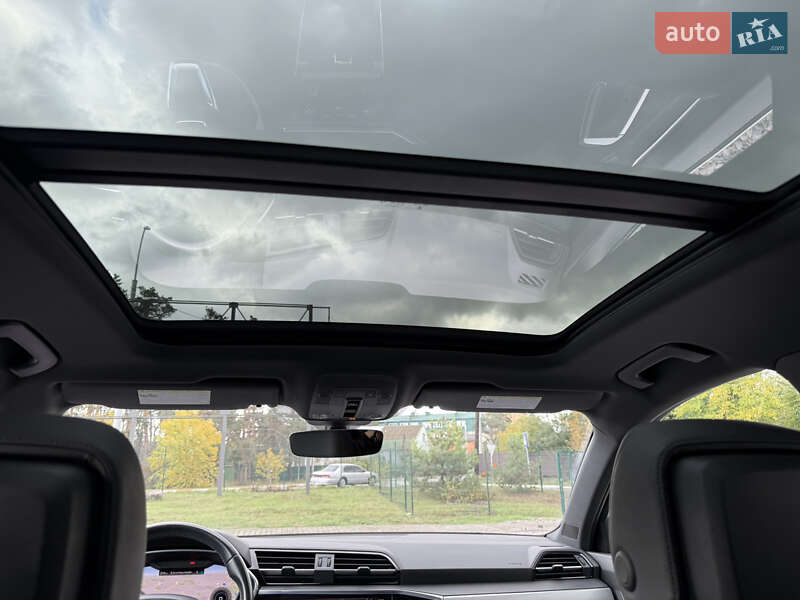 Внедорожник / Кроссовер Audi Q3 2019 в Киеве