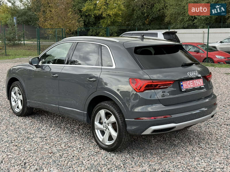 Внедорожник / Кроссовер Audi Q3 2019 в Киеве