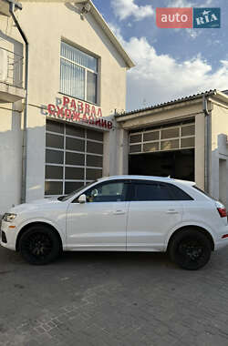 Позашляховик / Кросовер Audi Q3 2015 в 
