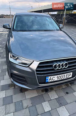 Позашляховик / Кросовер Audi Q3 2016 в 