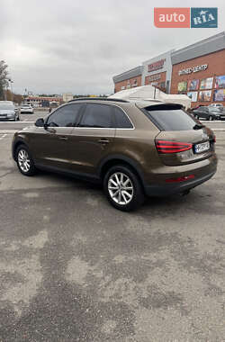 Позашляховик / Кросовер Audi Q3 2014 в 