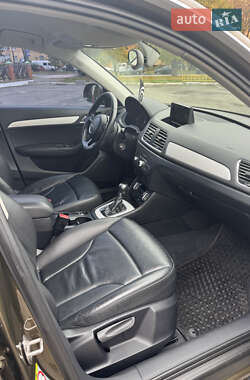 Позашляховик / Кросовер Audi Q3 2014 в 