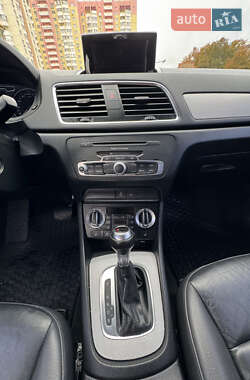 Позашляховик / Кросовер Audi Q3 2014 в 