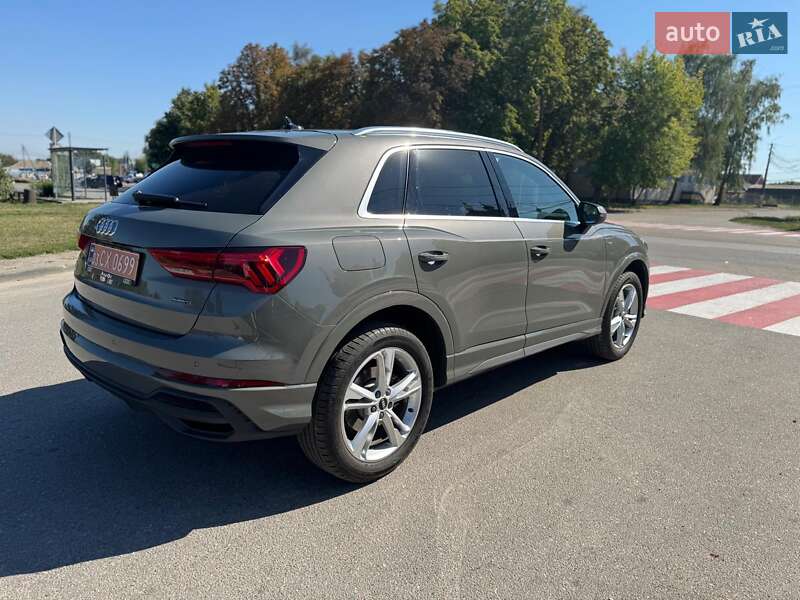Позашляховик / Кросовер Audi Q3 2024 в Новомосковську