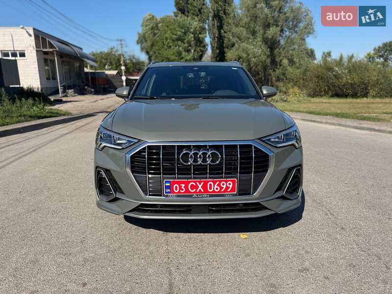 Позашляховик / Кросовер Audi Q3 2024 в Новомосковську