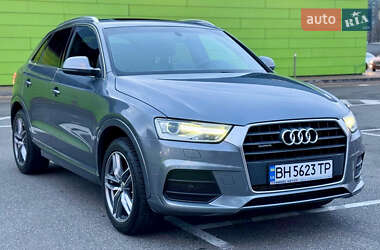 Позашляховик / Кросовер Audi Q3 2016 в 