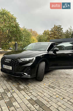 Позашляховик / Кросовер Audi Q3 2022 в 