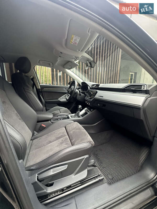Позашляховик / Кросовер Audi Q3 2022 в Вінниці фото 17 Позашляховик / Кросовер Audi Q3 2022 в Вінниці
