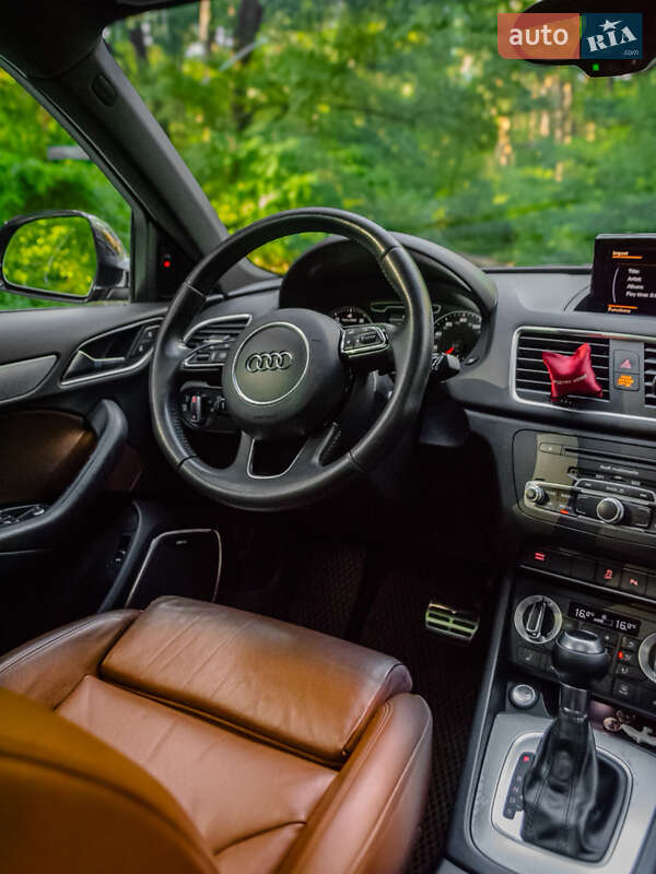 Позашляховик / Кросовер Audi Q3 2015 в Києві