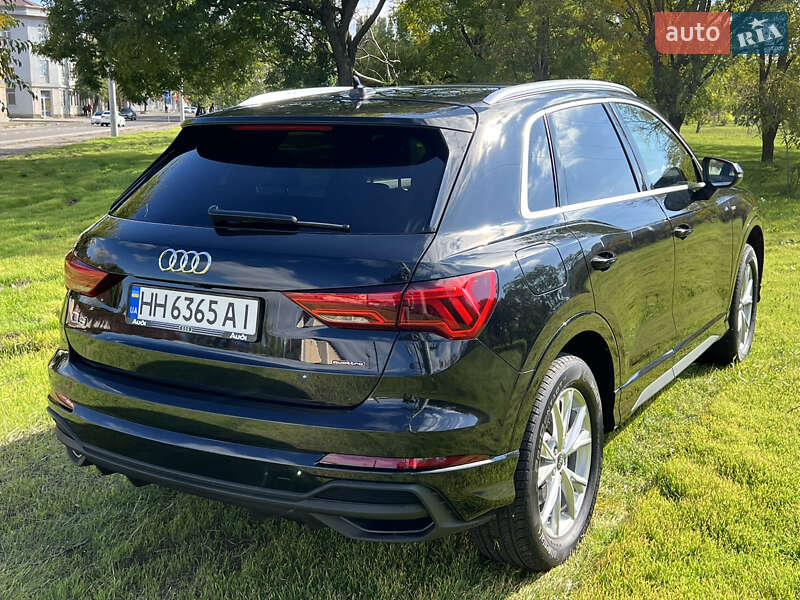 Внедорожник / Кроссовер Audi Q3 2023 в Одессе