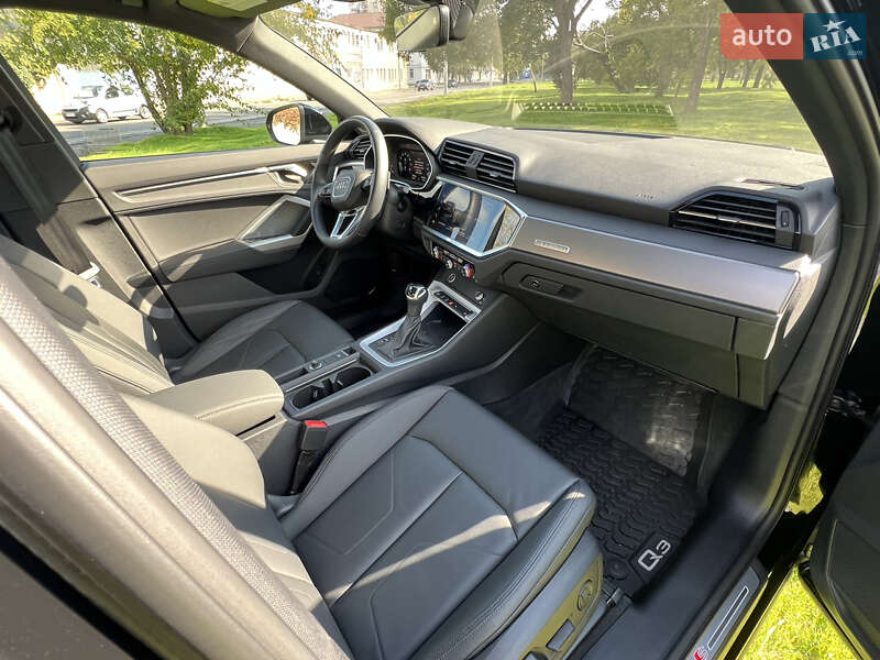 Внедорожник / Кроссовер Audi Q3 2023 в Одессе