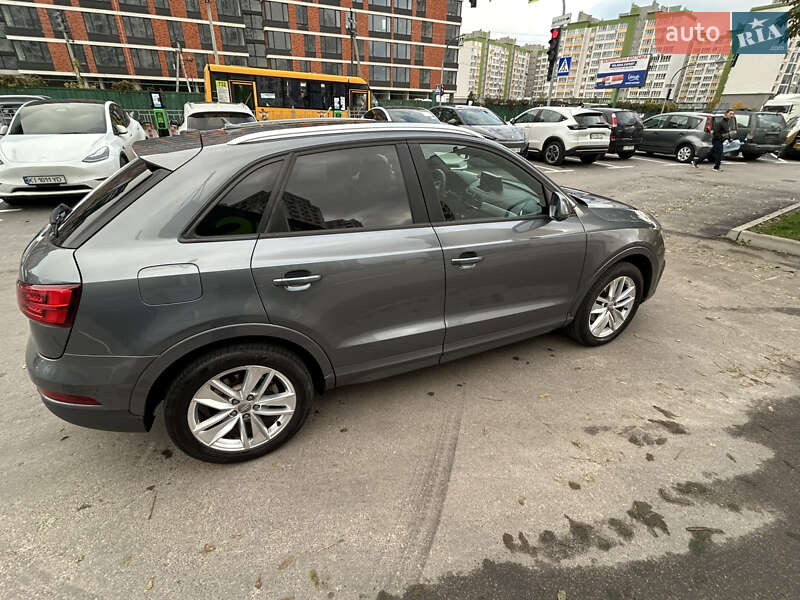 Позашляховик / Кросовер Audi Q3 2016 в Києві