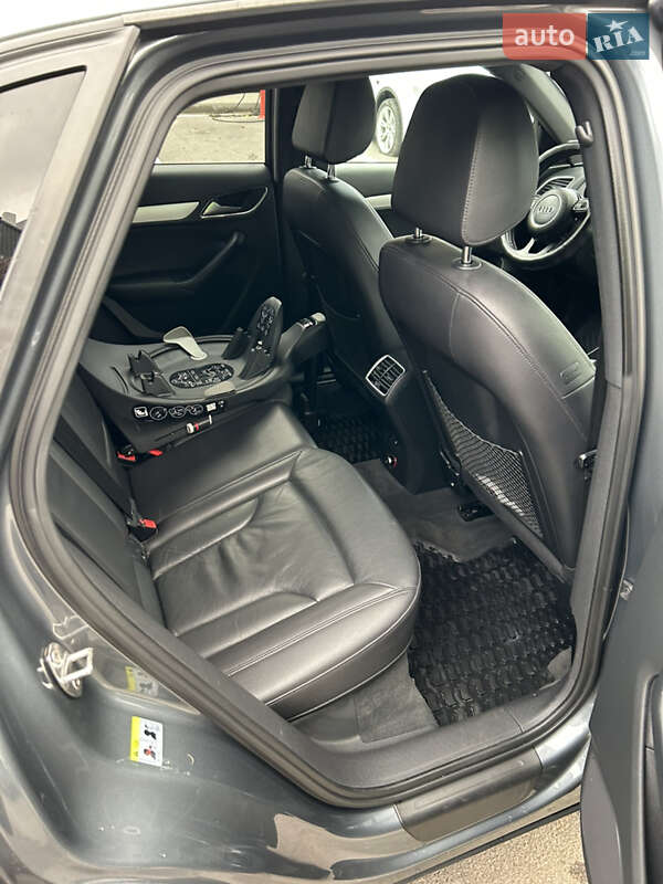 Позашляховик / Кросовер Audi Q3 2016 в Києві
