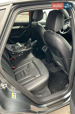 Внедорожник / Кроссовер Audi Q3 2016 в 