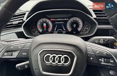 Позашляховик / Кросовер Audi Q3 2019 в 