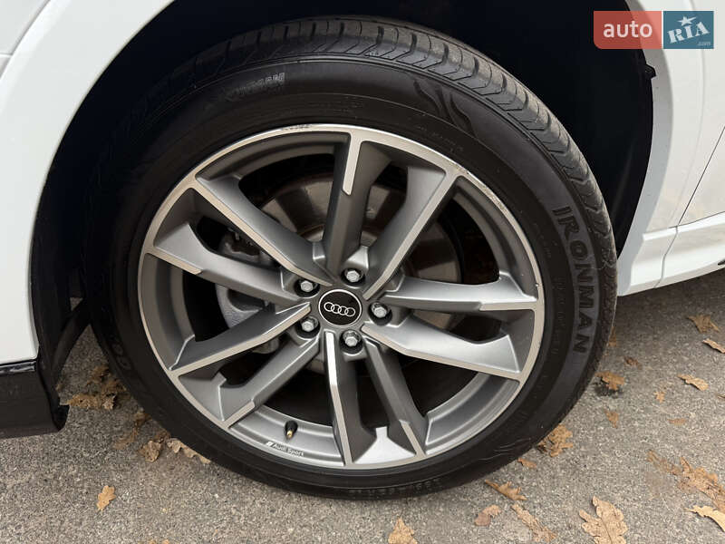 Позашляховик / Кросовер Audi Q3 2021 в Києві фото 12 Позашляховик / Кросовер Audi Q3 2021 в Києві