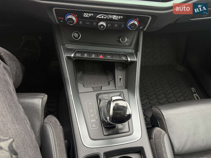 Позашляховик / Кросовер Audi Q3 2021 в Києві фото 37 Позашляховик / Кросовер Audi Q3 2021 в Києві
