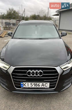Внедорожник / Кроссовер Audi Q3 2015 в 