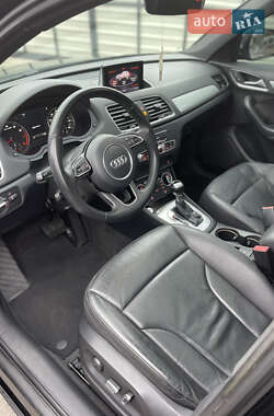 Внедорожник / Кроссовер Audi Q3 2015 в 
