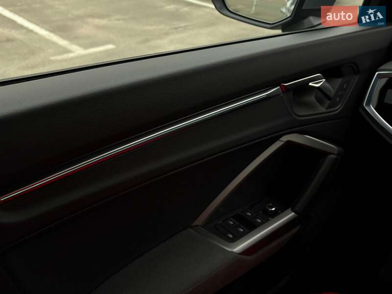 Позашляховик / Кросовер Audi Q3 2024 в Києві