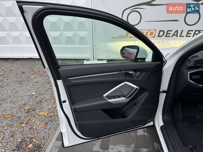 Позашляховик / Кросовер Audi Q3 2019 в Києві фото 13 Позашляховик / Кросовер Audi Q3 2019 в Києві