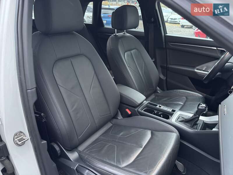 Позашляховик / Кросовер Audi Q3 2019 в Києві фото 24 Позашляховик / Кросовер Audi Q3 2019 в Києві