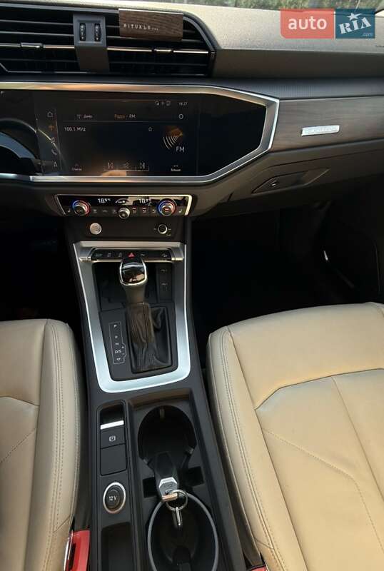 Позашляховик / Кросовер Audi Q3 2019 в Луцьку фото 8 Позашляховик / Кросовер Audi Q3 2019 в Луцьку