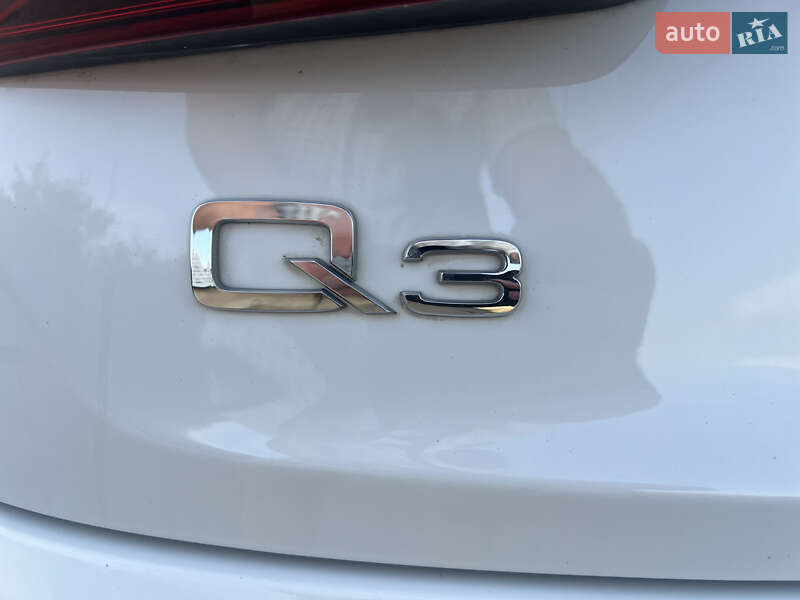Внедорожник / Кроссовер Audi Q3 2017 в Тернополе