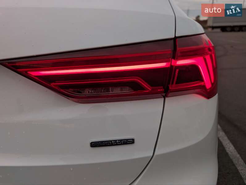 Позашляховик / Кросовер Audi Q3 2021 в Рівному