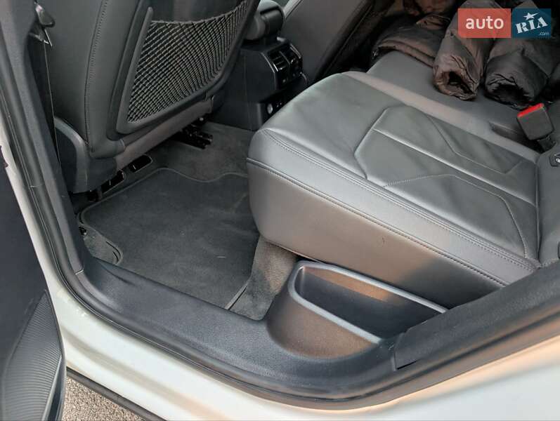 Позашляховик / Кросовер Audi Q3 2021 в Рівному