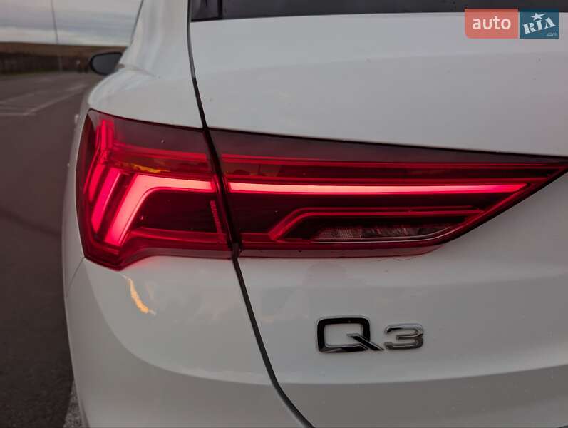 Позашляховик / Кросовер Audi Q3 2021 в Рівному