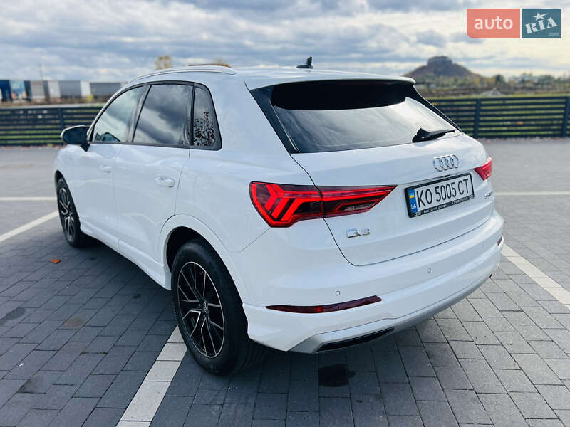 Позашляховик / Кросовер Audi Q3 2022 в Мукачевому