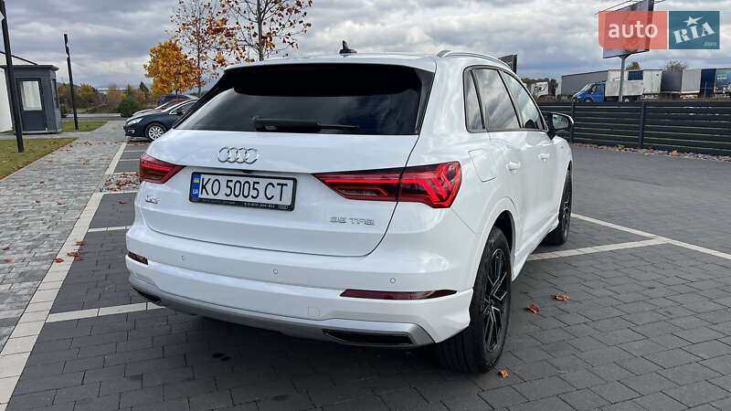 Позашляховик / Кросовер Audi Q3 2022 в Мукачевому