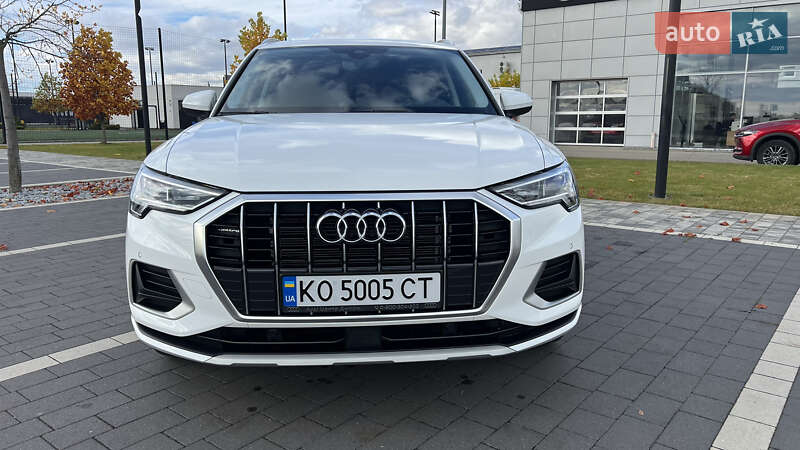 Позашляховик / Кросовер Audi Q3 2022 в Мукачевому