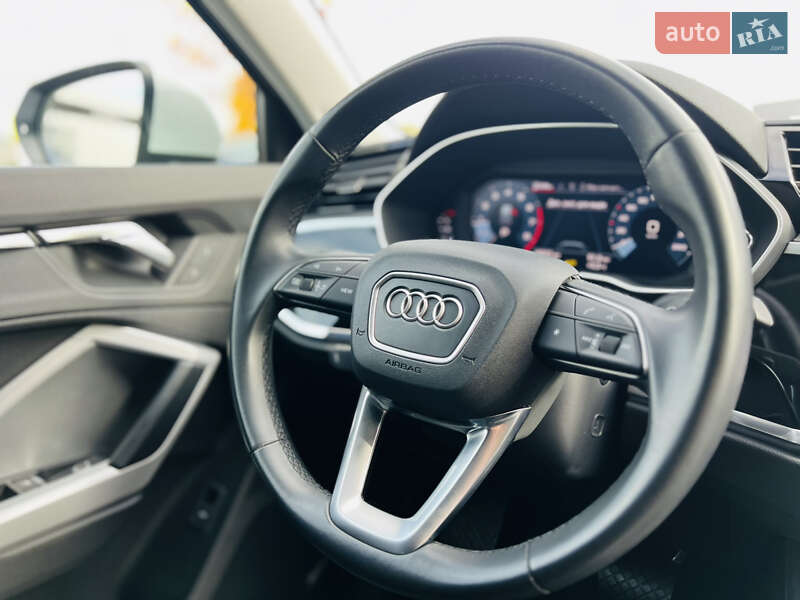 Позашляховик / Кросовер Audi Q3 2022 в Мукачевому