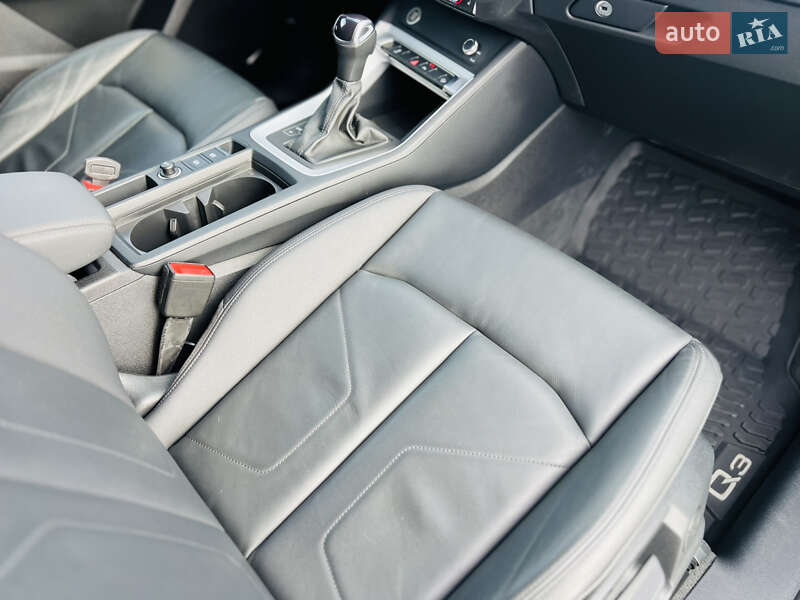 Позашляховик / Кросовер Audi Q3 2022 в Мукачевому